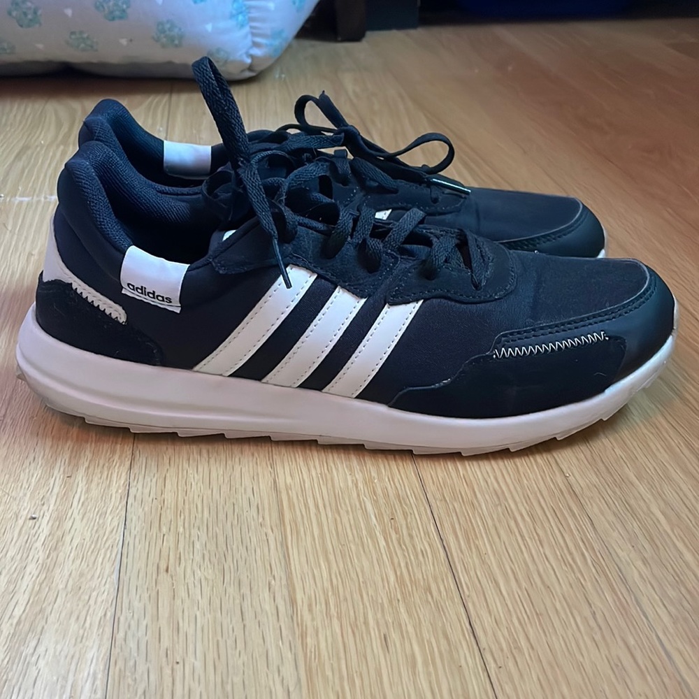 Adidas Retrorun Size 10 - only worn once